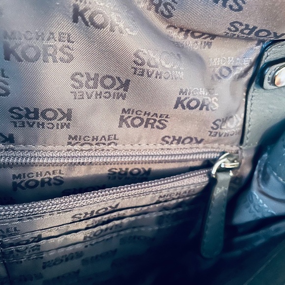 NWT Michael Kors Leather Envelope Handbag - Picture 6 of 8